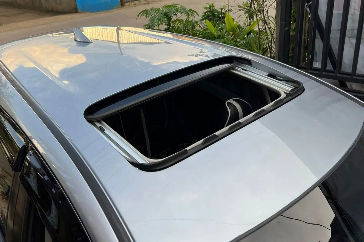 sunroof macet